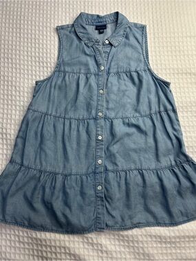 J. Jill Light Blue Sleeveless Tiered Chambray Button-Down Top